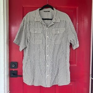 North Face Men's XL Shirt Button Up Grey White Stripe Short Sleeve Shirt Pockets